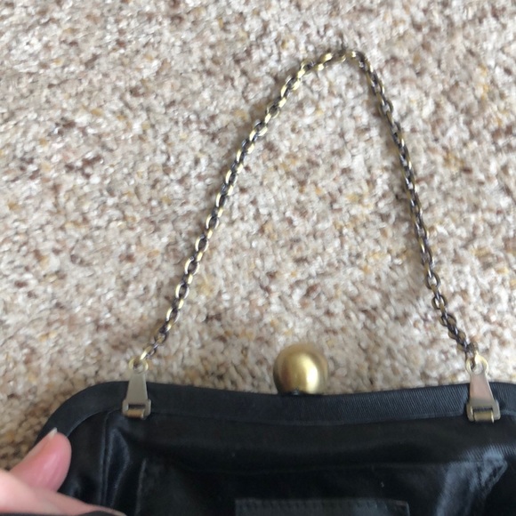 Banana republic black velvet clutch - Picture 4 of 8